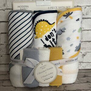 Modern Baby Dinosaur 6 Piece Set 3 Hooded Towels 3 Washcloths NWT